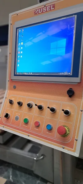 Endüstriyel PC + 17" Dokunmatik